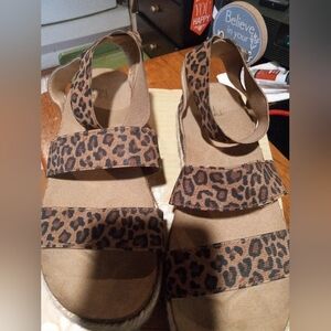 Time and Tru Leopard Print Sandals